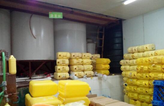 獨臂又怎樣 小伙發明新產品,辦工廠生意蒸蒸日上